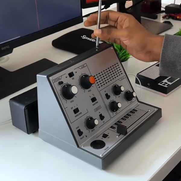 Portable haptic synthesizer retro analog tone