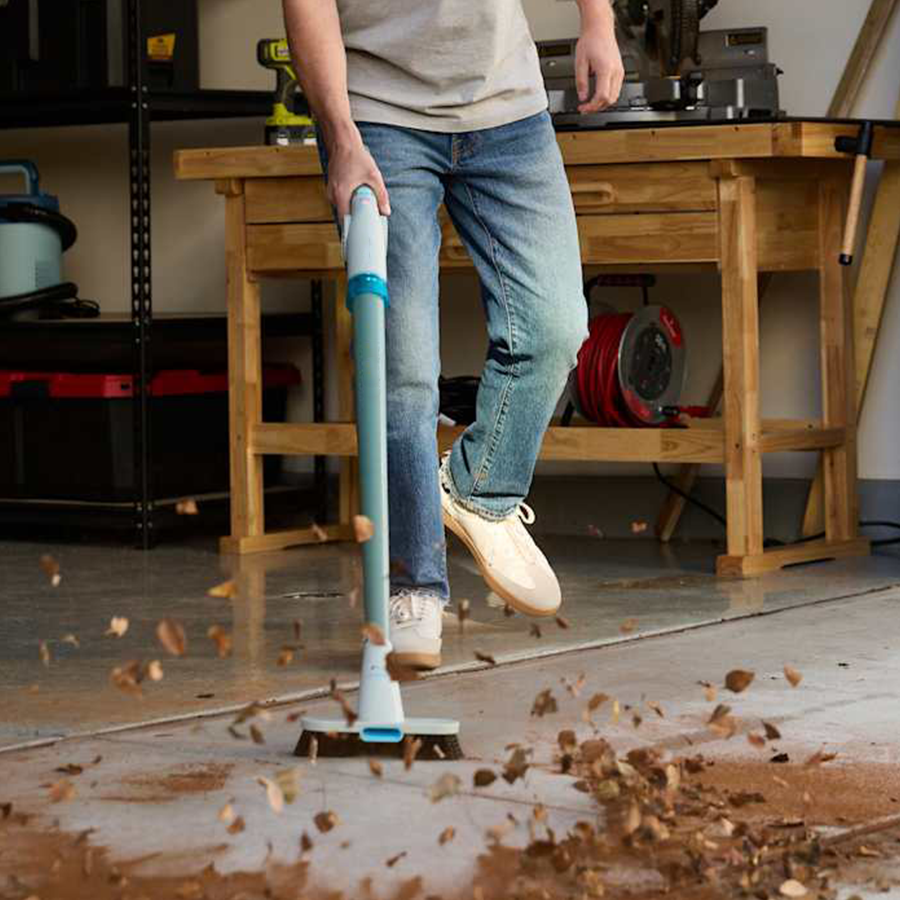 Air jet cleaner that integrates indoor and outdoor cleaning functions
